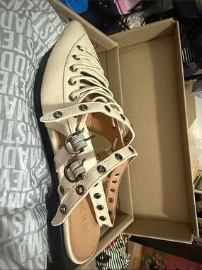 SM New York Cream Lace-Up Buckle Clog Sandal